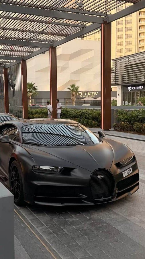 _The_Car_Lover_'s tweet photo. Buggati https://t.co/UeKWtH4aW0