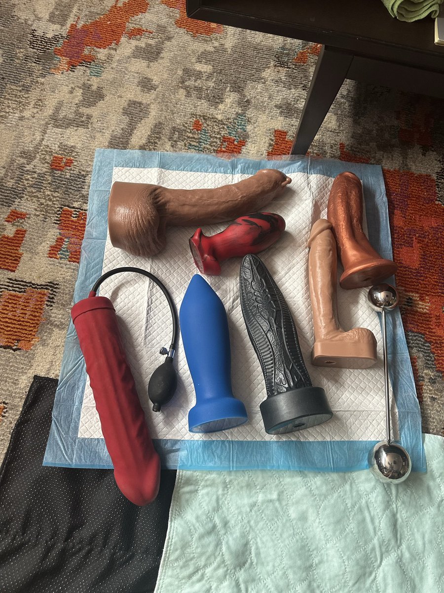 JackSullivanxxx's tweet photo. Funday Sunday indeed!!

Pulled out some toys,worked my hole good - then decided it was time to finally try working my nips after waiting almost 8 months from being pierced. 

I needed all of that!!

#cagedlife #slutdaddy #cagedandplugged #nipwork #holestretch @KINK3Ddesigns https://t.co/GOLvAIUjFY