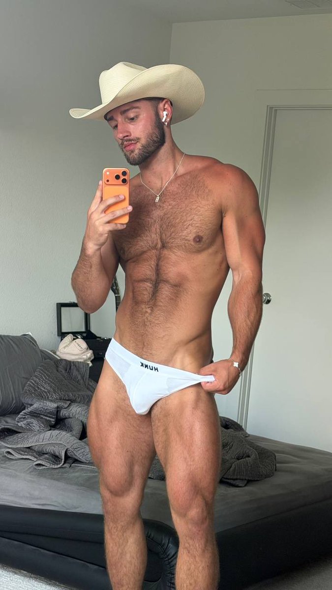 Reillygolden00's tweet photo. What’s your favorite color ? 🤍😉 https://t.co/WXutlpYQg4