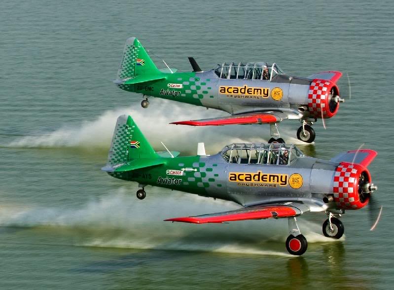 RobbyGZA's tweet photo. Rest of the world: Those Airlink pilots were too low. 

Airlink pilots: you think that was low… https://t.co/4mFmzB5PDe
