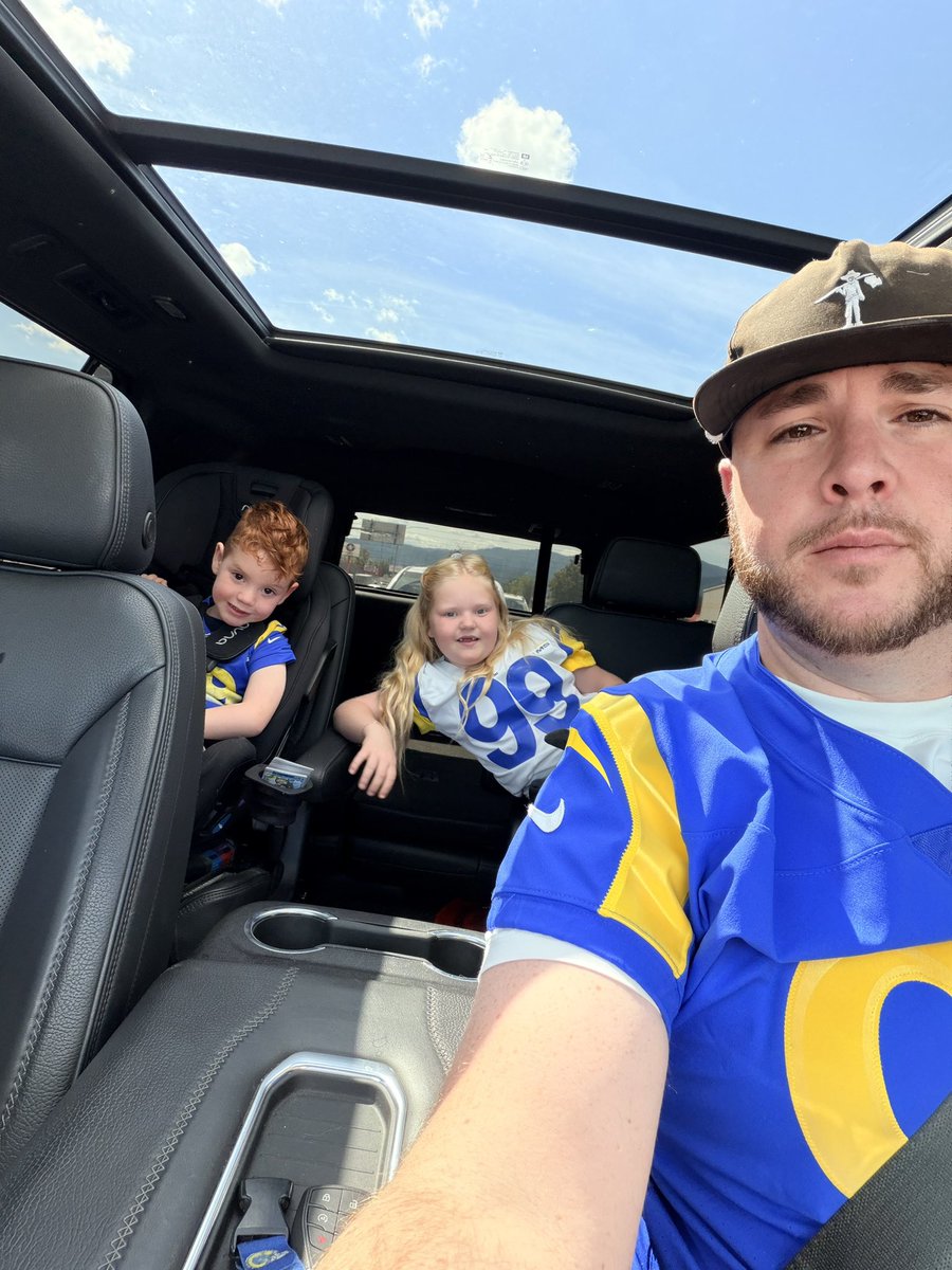 Nmartin55's tweet photo. Quick outfit change before the weekly Costco trip.

Thanks @EriDon_99 for letting Aaron come out and play. My house was filled with a lot of joy this fine afternoon. https://t.co/uF0KDYKV0d