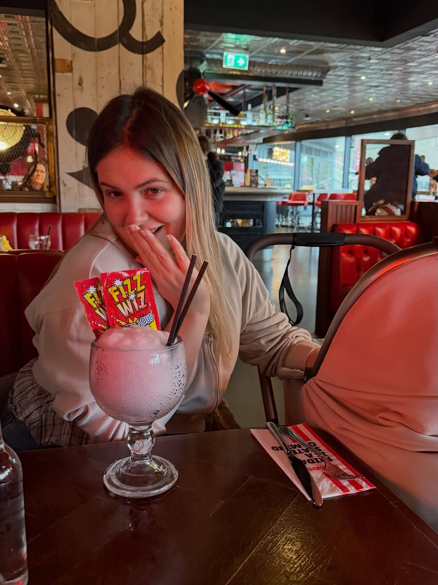 IslasPontes's tweet photo. To the person who commented on my birthday post that I shouldn’t be having a glass of champagne around my baby… this is definitely NOT me having a sharer Bubblegum Daquiri for one 👀😂

PS. yes we have driven an hour to get to one of the only TGI Frida... https://t.co/pZPj2p2VM4