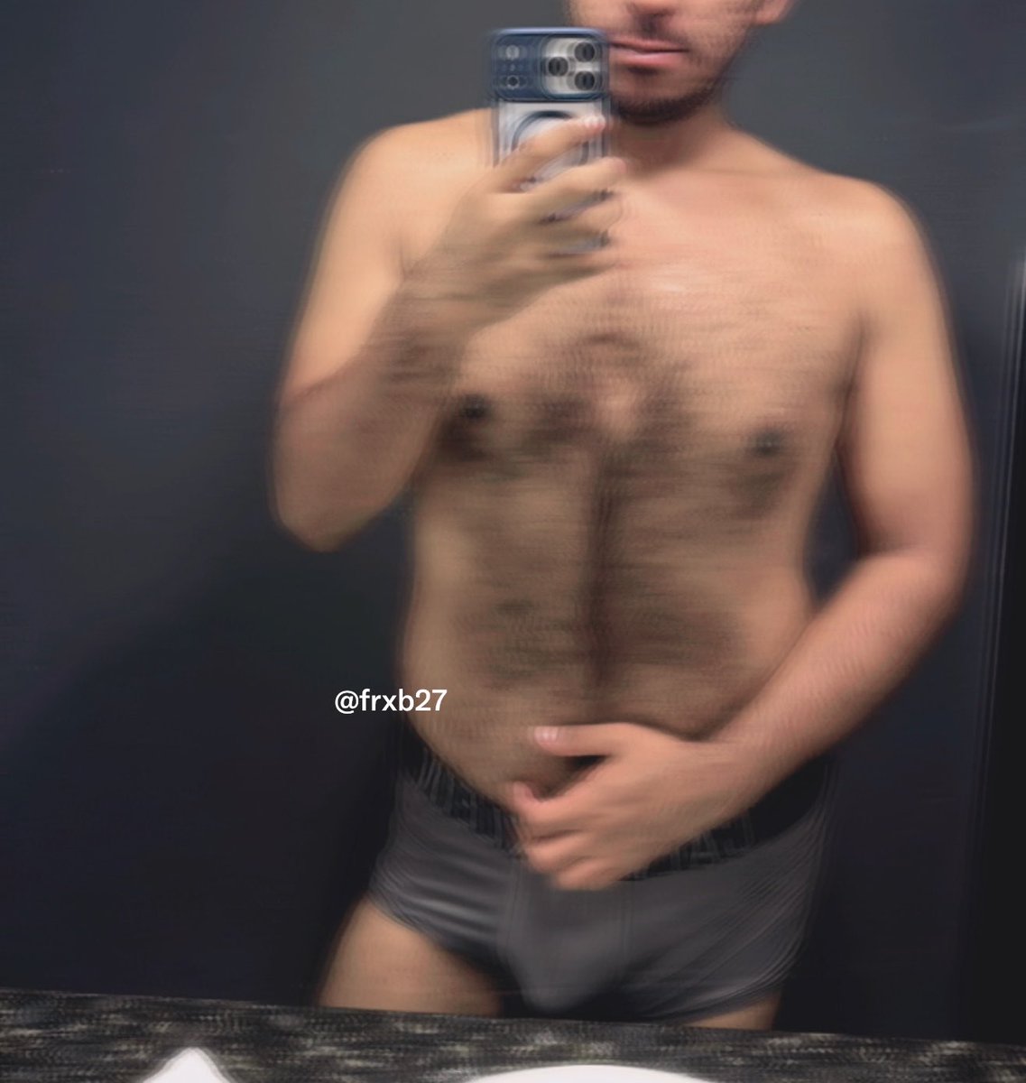 frxb27's tweet photo. domingo de novios, solo falta el novio 🫠 https://t.co/iO84BFjZre