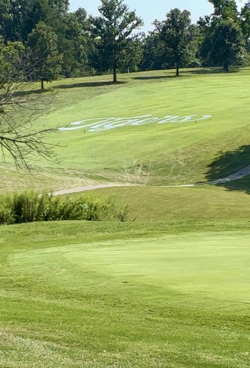 CoachLarissaA's tweet photo. ⛳️ Tomorrow is our annual Mizzou Softball Golf Tournament presented by StorageMart at Gustin Golf Course!

We’ve got record-breaking numbers and more hole sponsors than ever! 

Not golfing? Stop by, say hi, meet the team &amp; grab some Mizzou Softball goodies!

MIZ! 🐯 https://t.co/hSlCWcIuP7