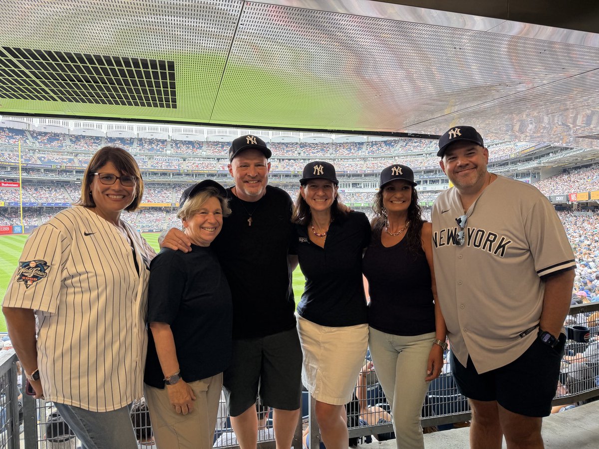 MelindaJPerson's tweet photo. .@nysut Day at Yankee Stadium was a home run! ⚾️💙 And judging by the final score, I’d say NYSUT members brought some serious good luck to the Bronx. 😉🍀

Nothing beats a day at the Stadium with great friends, incredible NYSUT members and a Yankees win to top it all off! 💙⚾️🙌 @uupinfo @PSC_CUNY @UFT @AFTunion er