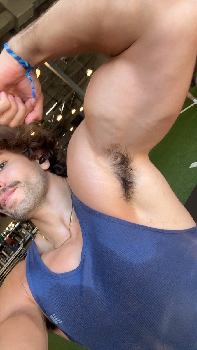 alphagodadonis's tweet photo. Hahaha I’m huge https://t.co/HchhYfTFOQ