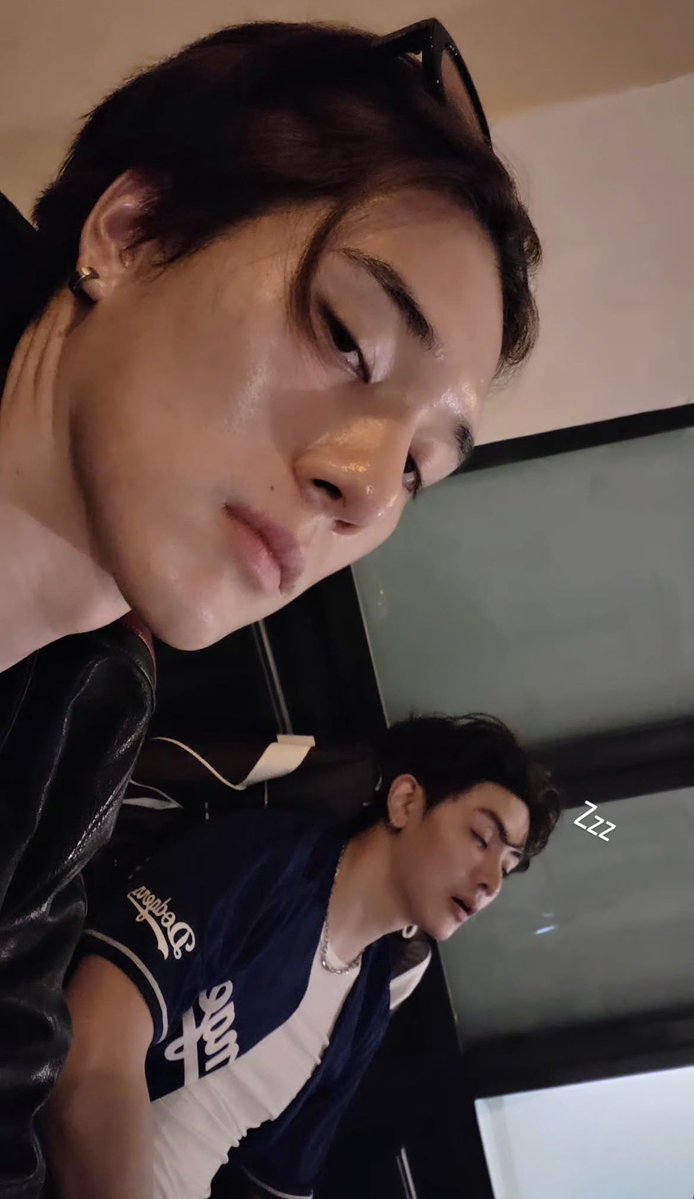 hirunkitfans's tweet photo. 31.08.2026 
📷 IGs: hirunkit_

😴💤

── #hirunkit_ @Hirunkit_
#kotae
#คำตอบของนานิ

🔗 https://t.co/kXWCYncsus https://t.co/6pyxi6lv16