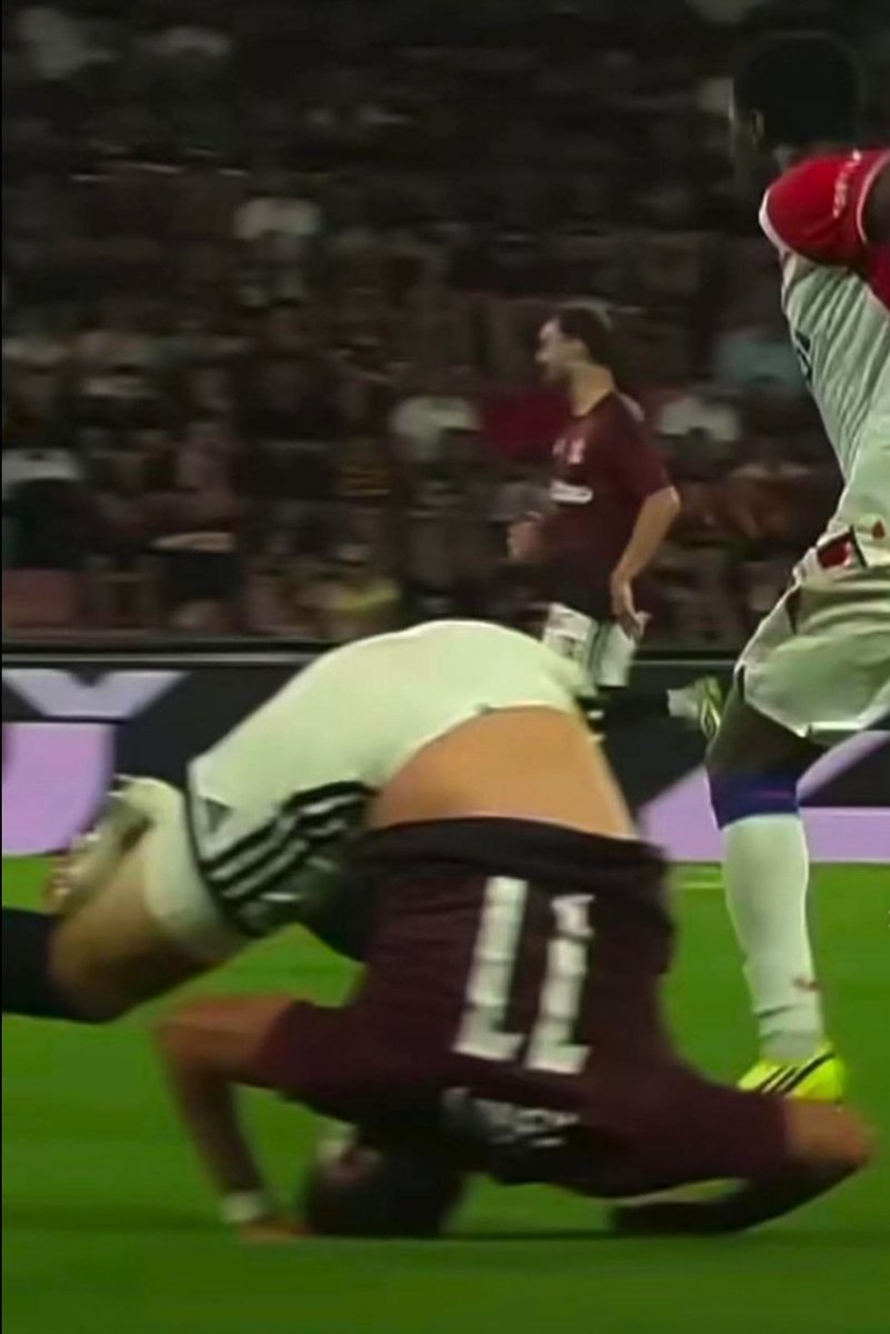 Pepi1892Bican's tweet photo. @slaviaofficial Jachachachá tohle je do třetice  další Sáček nebo Štětina🤣 https://t.co/3WLrfHWUg6