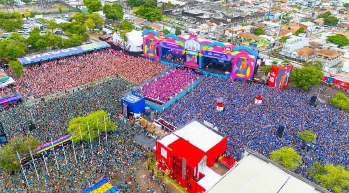 badkyan_'s tweet photo. volta a falar, a única maneira de conseguir comportar todo mundo em recife é fazendo igual o olinda beer que pega desde o estacionamento até o centro, assim cabe umas 80/100k pessoas https://t.co/5TpMXKsmoe