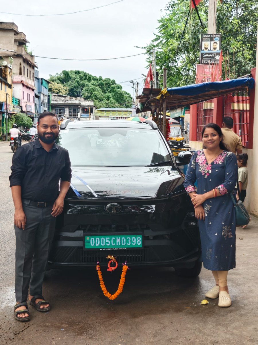 AshishMeher7's tweet photo. A small dream, a beautiful milestone. 🖤
Our first new car- The Black Beast.
Grateful to the Almighty, and thankful to @volklub, @ferrarirules86, @Gs_Wanderer, @subikash_r, and @Shaggy7979 whose insights helped us make this decision.
#NexonEV #DarkEdition https://t.co/bp7oUqn5bc