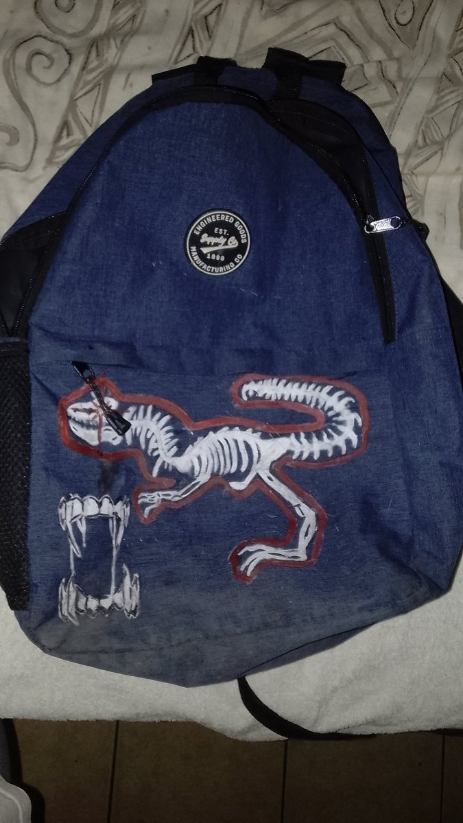 Unseen_by_eye's tweet photo. Out with old in with the new. 

My school bag 

Old.                              New https://t.co/0aD7ECfCaF