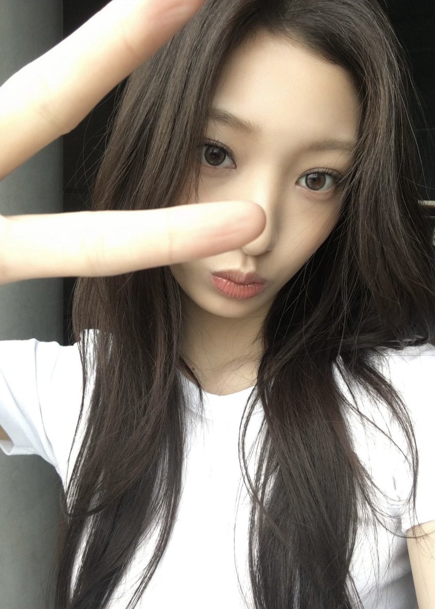 seoyeonsource's tweet photo. weverse update ˙⋆✮⋆˚࿔

#TUIDE #튜이드 #SEOYEON #서연 https://t.co/K2URmkADnM