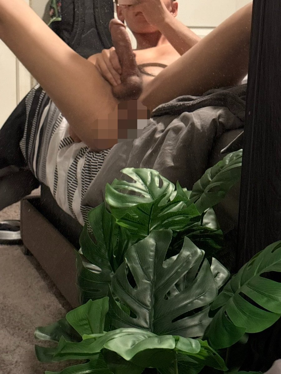 Domxiw_08's tweet photo. who wanna see the hole😳 #az #horny #mlm #twink https://t.co/JQwqRrQGw1