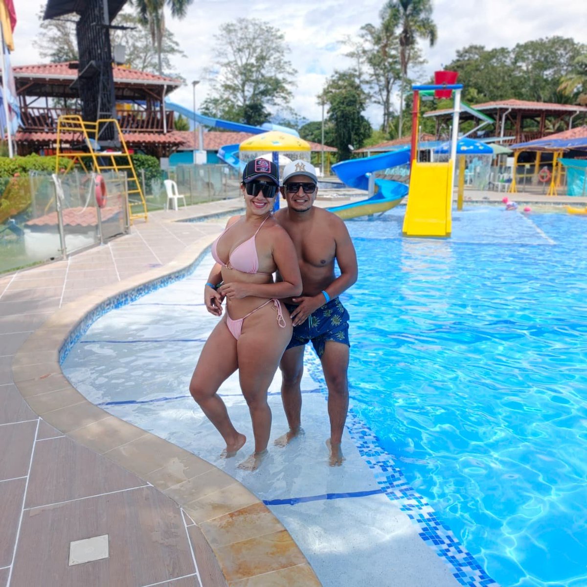 Gabrielromelo's tweet photo. Solecito con mi bebe https://t.co/uxJ7mlmI4F