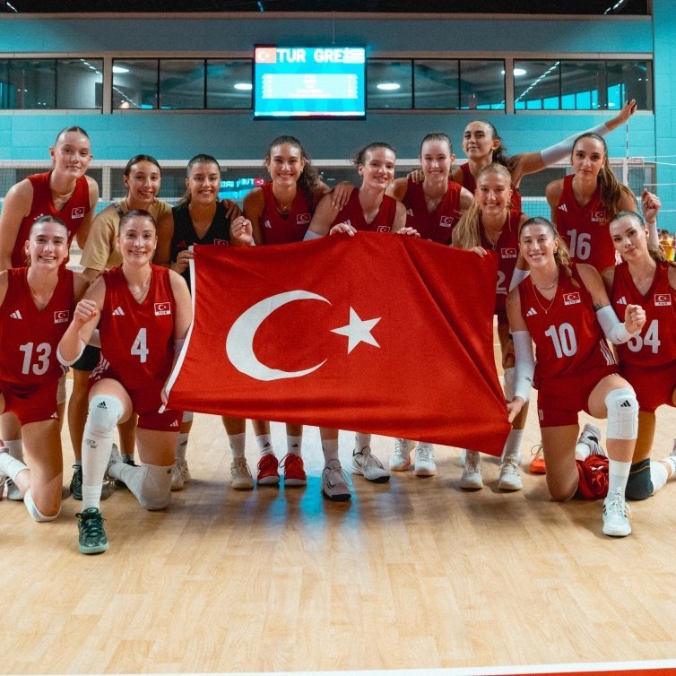 Temmzvolley's tweet photo. 🏆Filenin Sultanları, Akdeniz Oyunlarında Şampiyon oldu

 🇹🇷TÜRKİYE   3 - 0  İTALYA🇮🇹 https://t.co/cvnH4su8mj