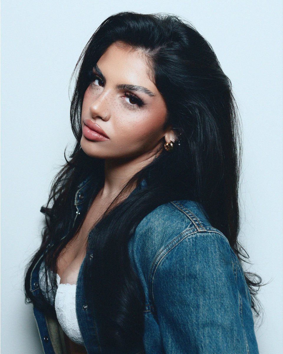 latenightxoshow's tweet photo. Happy Birthday to the talented, beautiful sexy, gorgeous &amp; lovely Huda Mustafa, she turns 26. https://t.co/xvqQRYFSLH