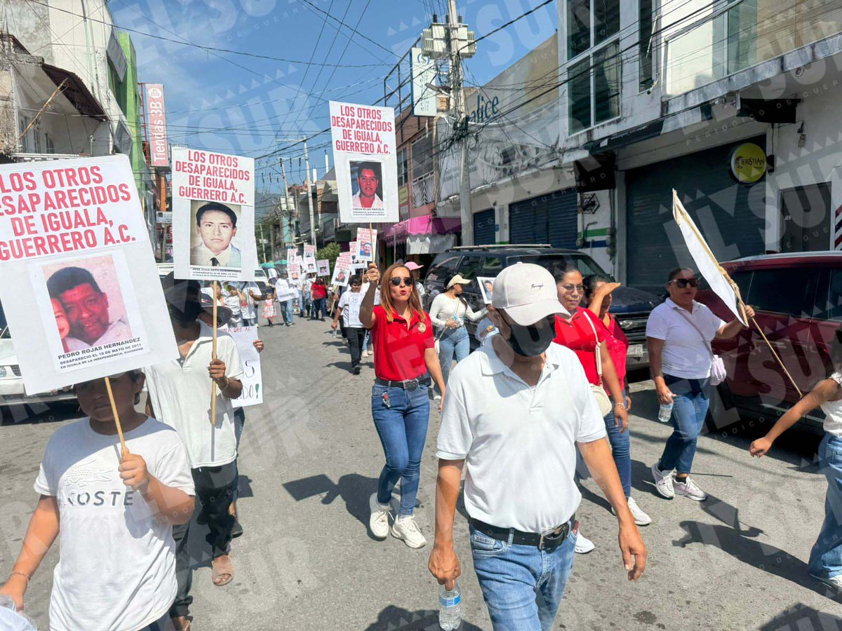 elsurdeguerrero's tweet photo. #ElSurDigital| ▶️Colectivos marchan en #Guerrero; exigen búsqueda inmediata de desaparecidos
◾️Pidieron búsquedas permanentes, recursos suficientes para labores de búsqueda, identificación de las personas localizadas, investigación y justicia.
https://t.co/quzRAGeBOE https://t.co/MKaAoqqAbo