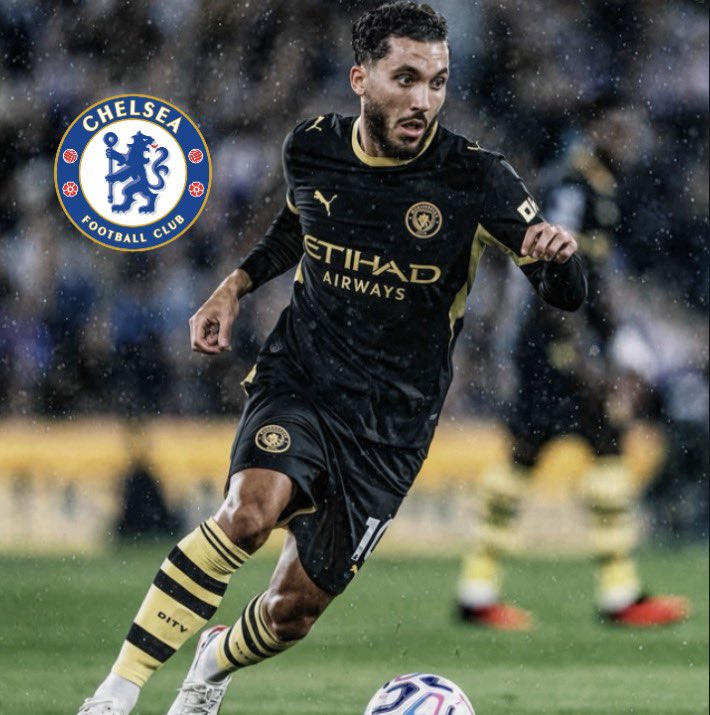 TheCityLine's tweet photo. 🚨💣BREAKING: Chelsea are trying to push a swap deal with #Mancity 🚨💣

Chelsea are looking to swap Enzo Fernandez and Rayan Cherki with an additional fee of £20 million.

Whats your opinions on this blues? 🩵 https://t.co/jjb37kpUnn