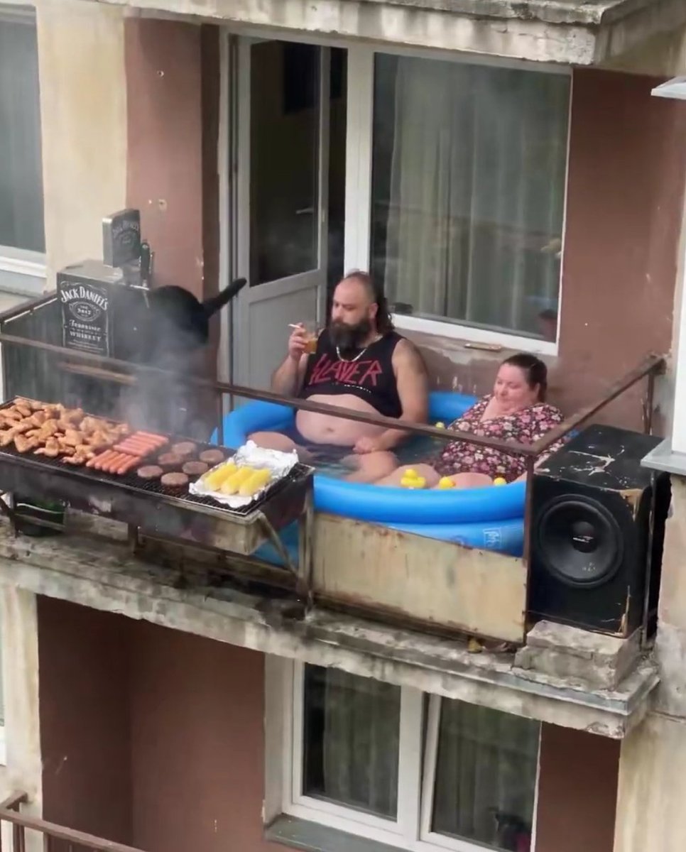 mininglegend420's tweet photo. @Wonka0x @flintoshi Come to the Bbq https://t.co/Zm3S6mPH7j