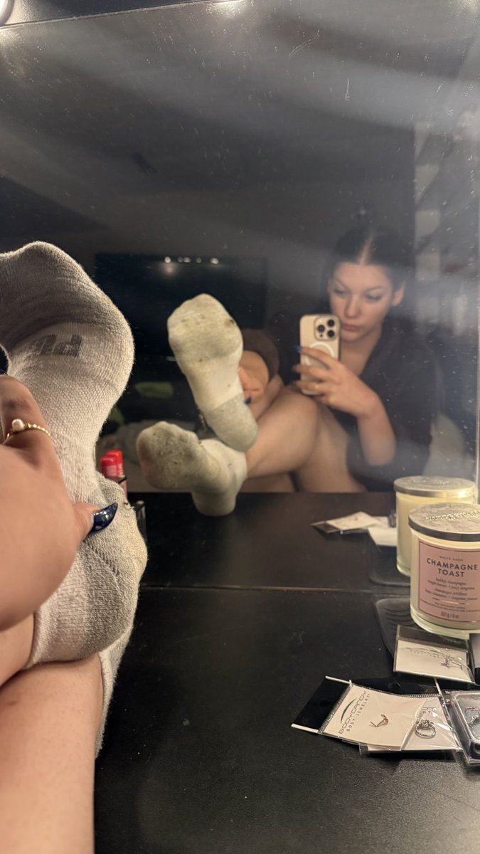 GoddessCind_y's tweet photo. Dirty white socks. that’s all I really need to say 🤷🏻‍♀️ https://t.co/Gw0u8QID2E