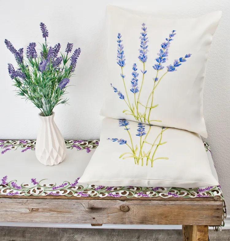 LinensArtThings's tweet photo. Elegant Harvest Lavender Floral Vintage pillow covers 2-pack. These decorative pillowcases are wonderful for bedroom or sofa settings! #linens #doilies #homedecor #tablelinens #tablecloths #tabletopper #tablerunner #lace #LAT Shop Now: https://t.co/TvZ5rgaeNm https://t.co/xsrRi5gcz4