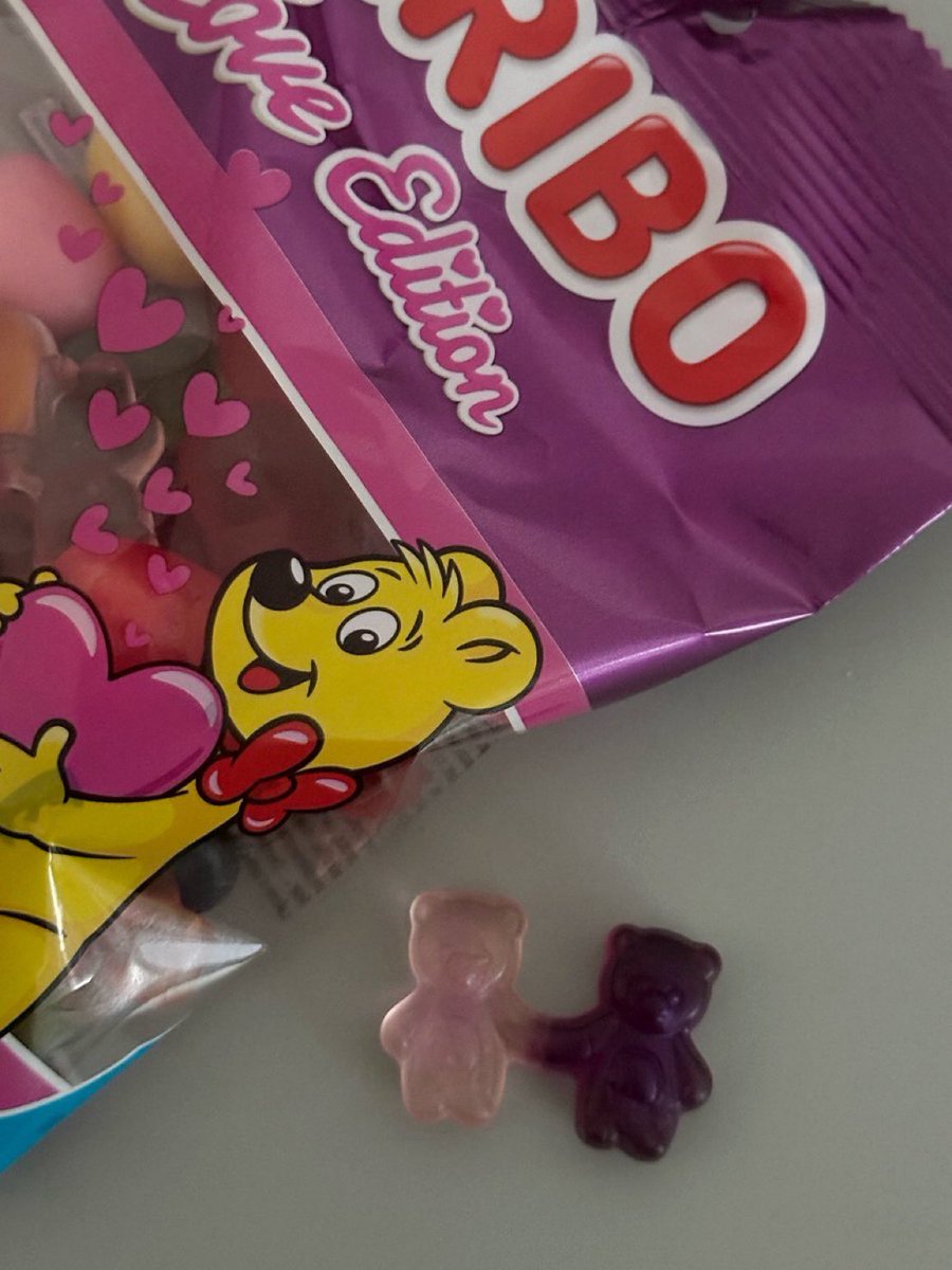 fairyprxncess's tweet photo. us as gummy bears https://t.co/1Gu7OPxMkd