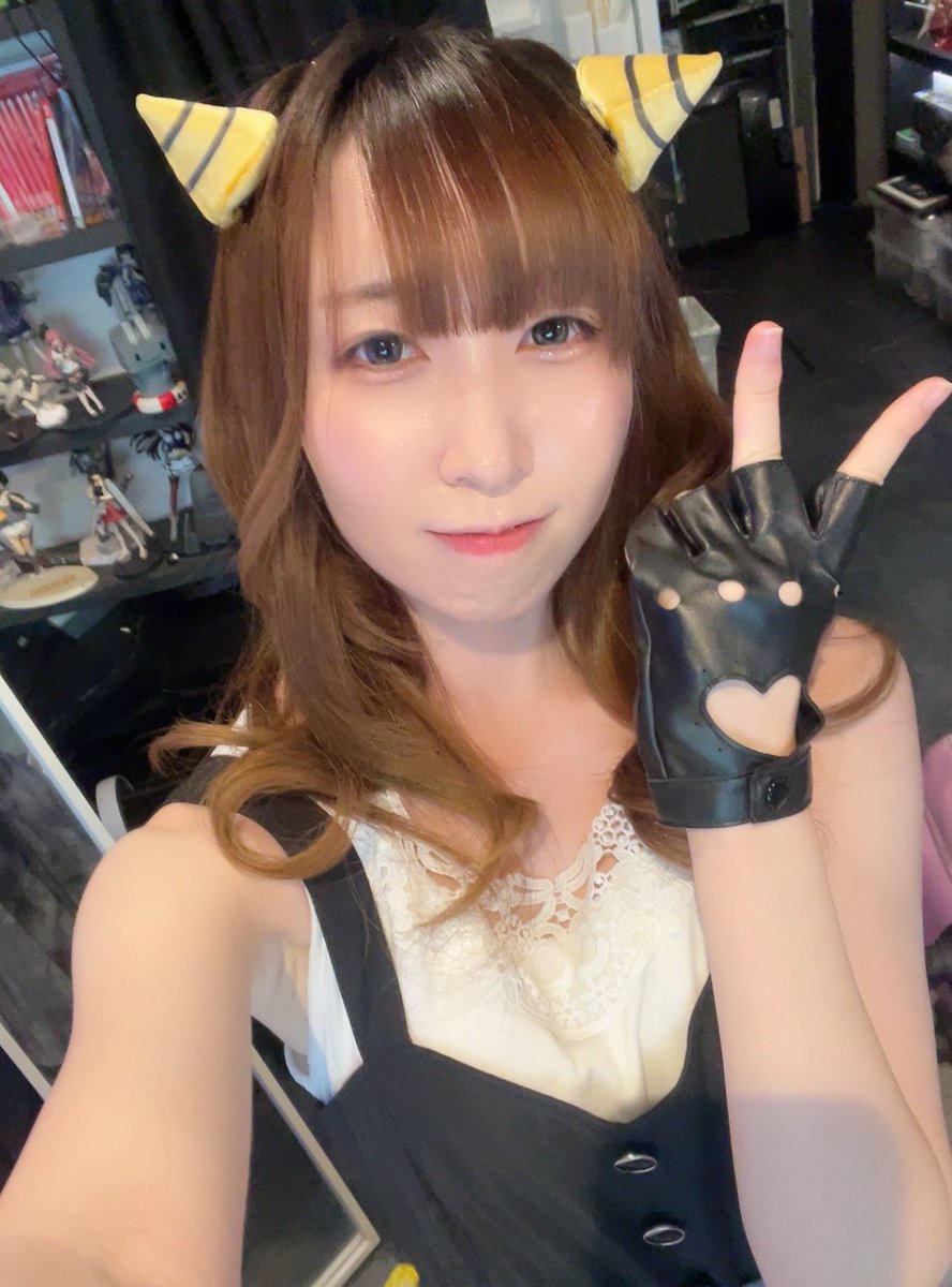 ochinamin's tweet photo. #SLIVE ⚡️⚡
ありがとうございました💛
毎度の好転反応(成長痛みたいな感じ👶🏻)で休憩してたけどやっと回復🔋
みんなと盛り上がれてめちゃめちゃ幸せな時間でした!
衣装も直前までこだわったよ👼
セトリもろもろはまた落ち着いて投稿します!
おやすみなさい(՞- -՞)ᶻᶻᶻ https://t.co/BNjudjHovh