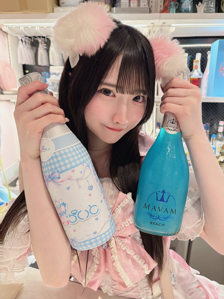 riru_spotlight's tweet photo. 今日もありがとでした🐰

オープンから会いに来てくれて長時間居てくれたり、大阪の頃からのなかよしさんが顔だしてくれたり、超カラオケ大会（？）が開催されてたり、お誕生日をお祝いさせてもらえたり😿あまりにも幸せな一日でした(⸝⸝>﹏<⸝⸝)愛のあるぽんもプレゼントもありがとう🥂

ALTあり💌 https://t.co/r45jFW5JSx
