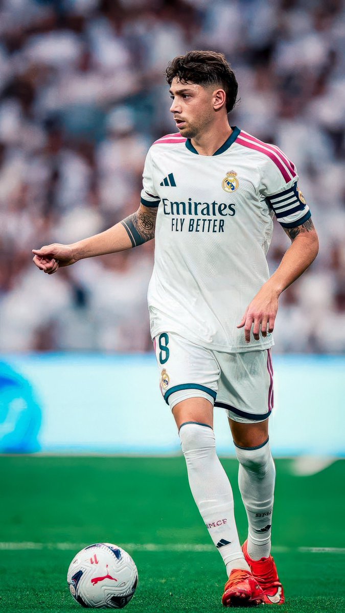 rmaworld_4's tweet photo. ريال مورينيو بالطريق الصحيح 👑🔥 https://t.co/j9qXYP7f2F
