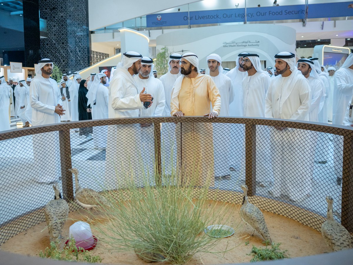 DXBMediaOffice's tweet photo. محمد بن راشد يزور معرض أبوظبي الدولي للصيد والفروسية 2026 في مركز أدنيك أبوظبي والذي تستمر فعالياته حتى 6 سبتمبر. وسموه يشيد خلال الزيارة بمكانة المعرض العالمية ودوره في صون الموروث الإماراتي ونقله إلى الأجيال. https://t.co/EnkskwjOZR