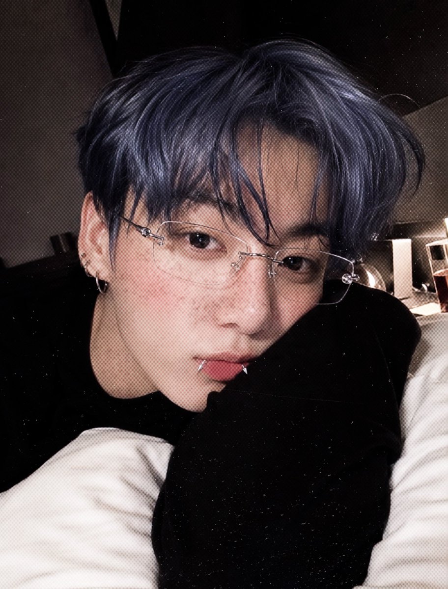 oluccx_'s tweet photo. ⠀
⠀⠀⠀ ᮫  🦇⠀━━⠀𝒞𝘰𝘯𝘴𝘪𝘥𝘦𝘳𝘦𝘻-𝘮᷼𝘰𝘪 𝘤𝘰𝘮𝘮𝘦 ʋ‌𝘯 𝘨𝘢𝘳𝘤𝘰𝘯 𝘱𝘰𝘶𝘳 𝘷𝘰𝘶𝘴. https://t.co/Psh94fxmD3