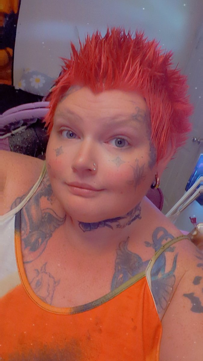 HappyPanda6993's tweet photo. Pink hair 😍🩷 https://t.co/QoBKmrEScG