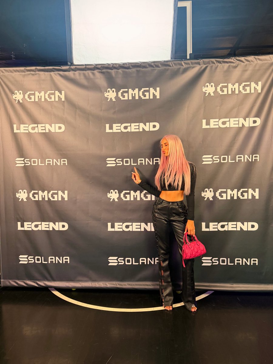itsthatgigi's tweet photo. THE BEST COMMUNITY IN CRYPTO IS SOLANA 

(Vlog coming) https://t.co/1EiHho2aD6