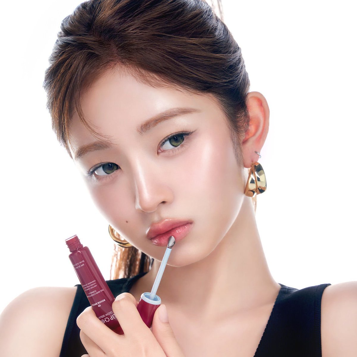 NaoiIssue's tweet photo. this shade has quickly become one of my favorites .. 𖹭! i love how it gives my lips a soft rosy color while keeping the whole look fresh and natural. it’s the kind of color I can wear anywhere and still feel like myself. ପ૮๑ᵔ ᵕ ᵔ๑ აଓ https://t.co/SD2LtR7J1F