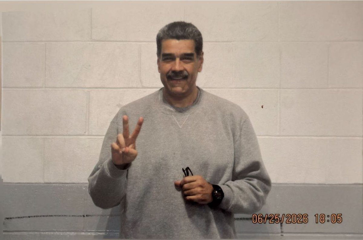 vijayprashad's tweet photo. Our friend and comrade @NicolasMaduro posts a picture for his grandchildren from his New York dungeon and says that he is fine and strong. #FreeMaduro #FreeCillia #VivaChavez https://t.co/V8kenA5EMt