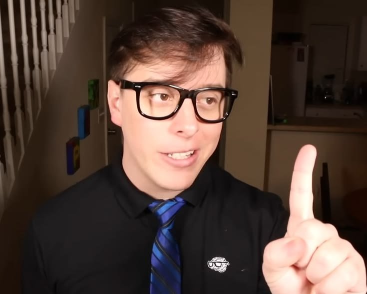 transfemlogan's tweet photo. idk they look pretty similar 2 me https://t.co/jD1ZEdjkIv