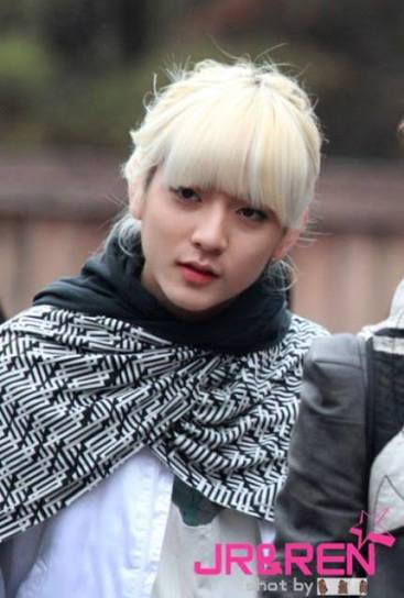 taemology's tweet photo. they had taemin and ren walking around like this in 2012 and you're saying jimin originated kpop androgyny...? 😭 https://t.co/FGkf0wiMkv
