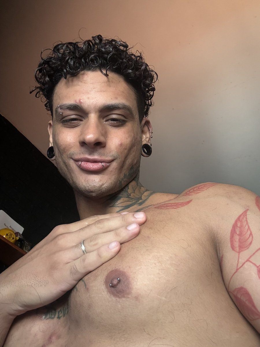 badtzboy_'s tweet photo. Cortei o cabelo gostaram? https://t.co/UO9AWVlPSc