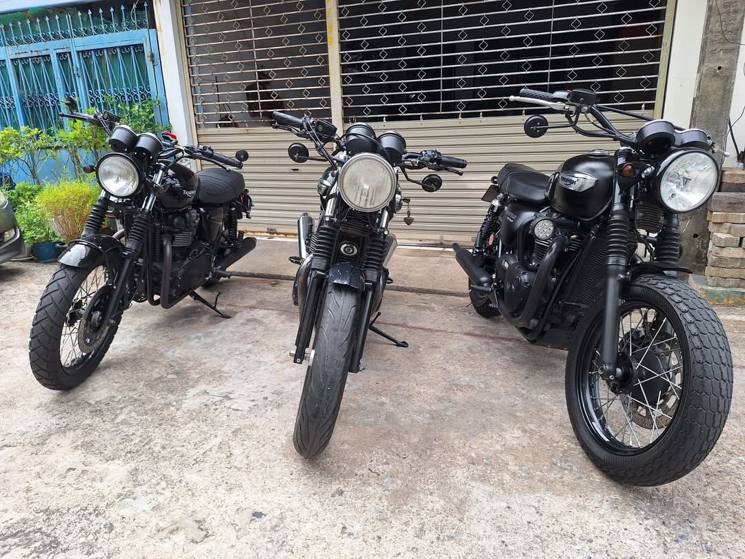 DinaMerancio's tweet photo. Triumph Day
- 2007 Bonneville, carbureted
- 2014 Thruxton 900, vacuum fuel system
- 2017 Bonneville T100 Black

Message us to view the bikes. Welcome. We buy, sell, and trade all Big Bike models. 0969238535 https://t.co/PsljDsFcgF