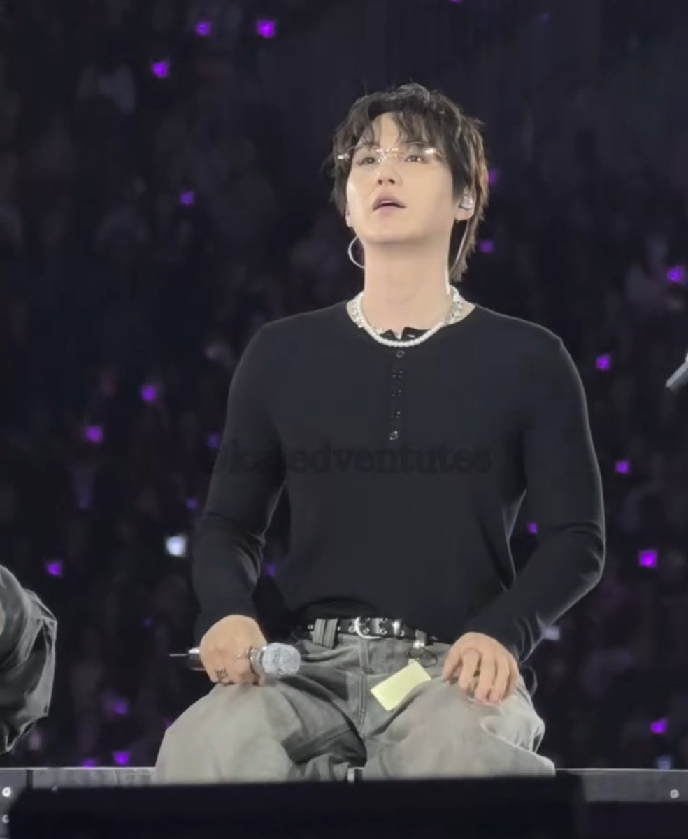 YOONGlYOONGI's tweet photo. WTFFFFFF https://t.co/M3b4TcbmBk