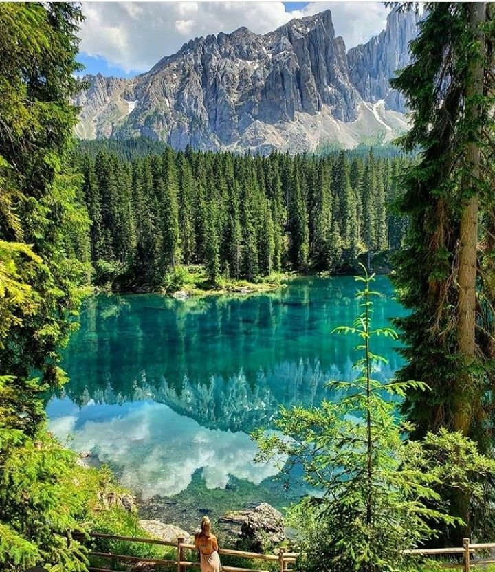 ab_cd_1235's tweet photo. Lago di Braies, Italy 🇮🇹 https://t.co/r7f4HBDLhI