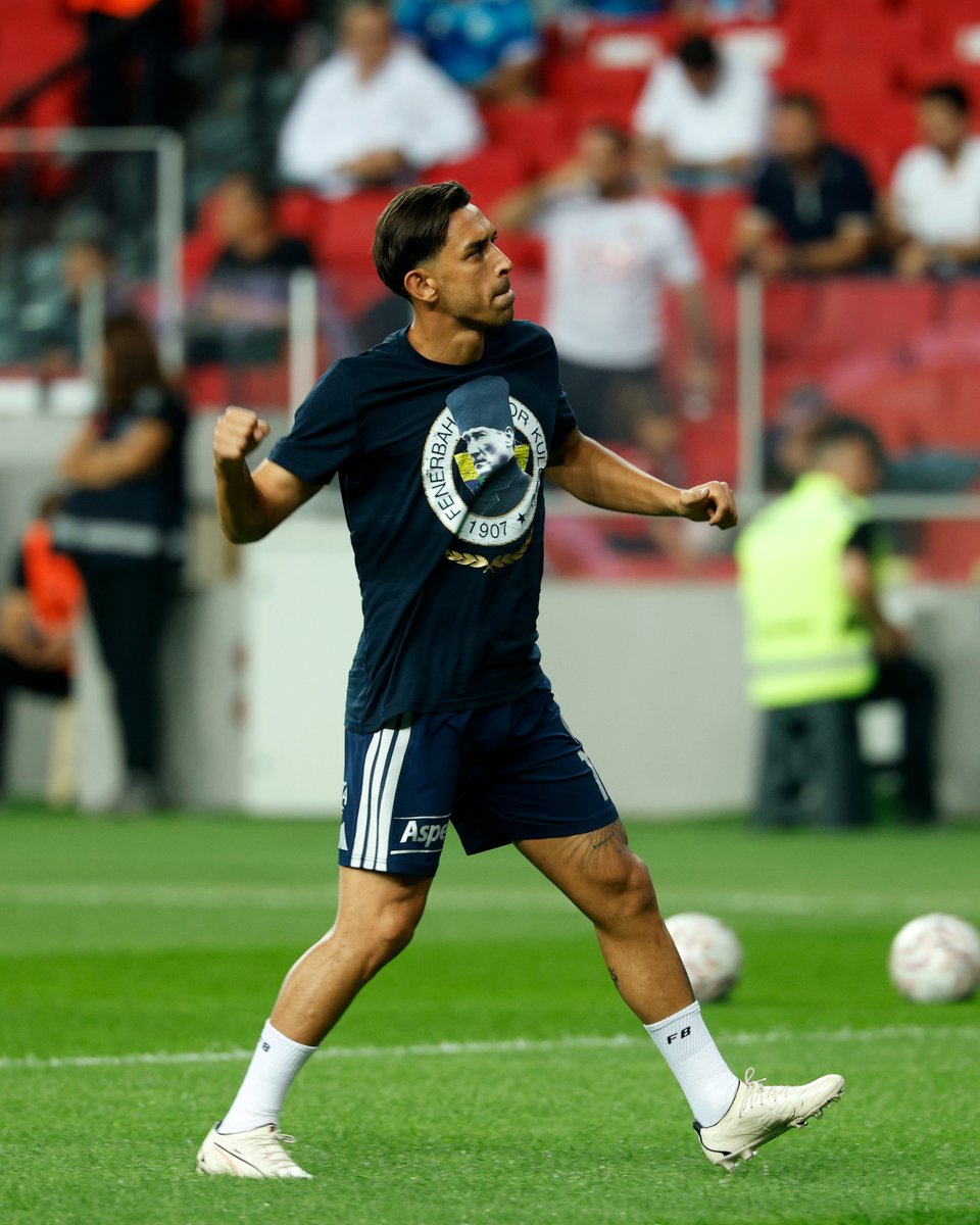 Fenerbahce's tweet photo. 📸 Isınmadayız.

#SAMvFB https://t.co/Aw5aVRO0yq