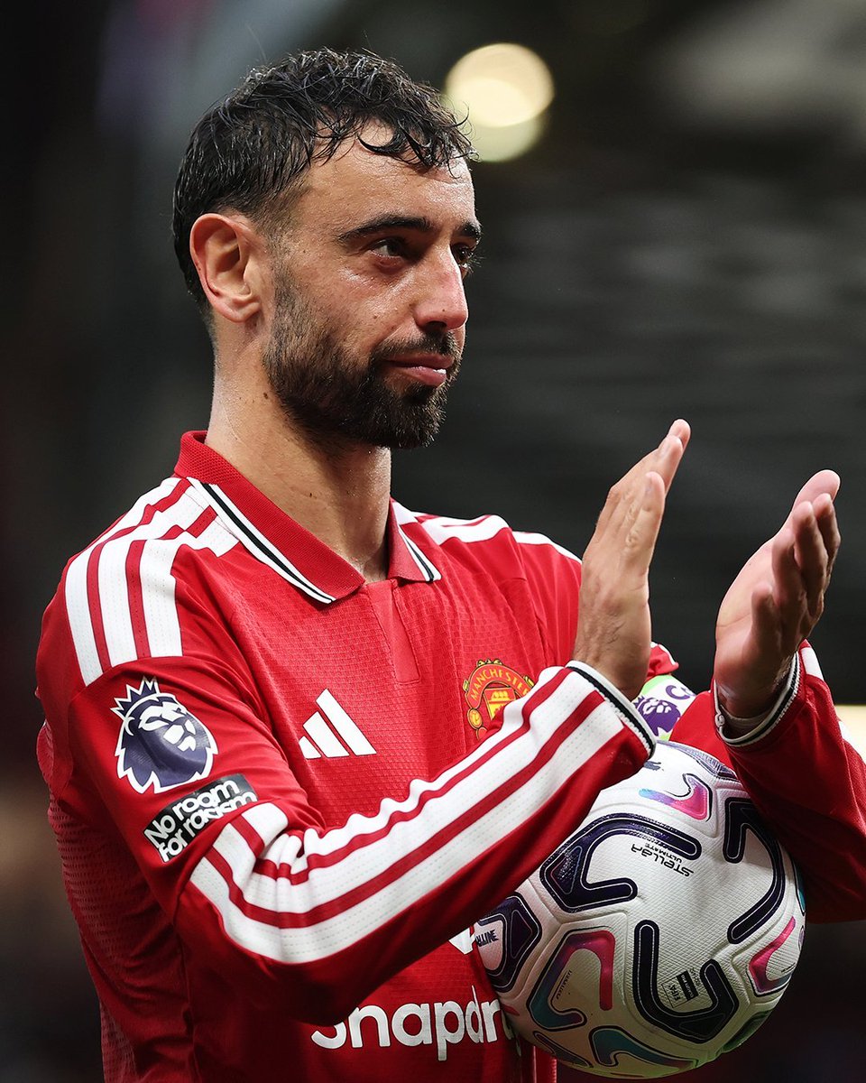 FrankEra_'s tweet photo. Remember, we can't gas this Bruno Fernandes hattrick because Premier League games are irrelevant.

Isn't that right, Jamie Carragher. 😉 https://t.co/k7Pwl8T4pR