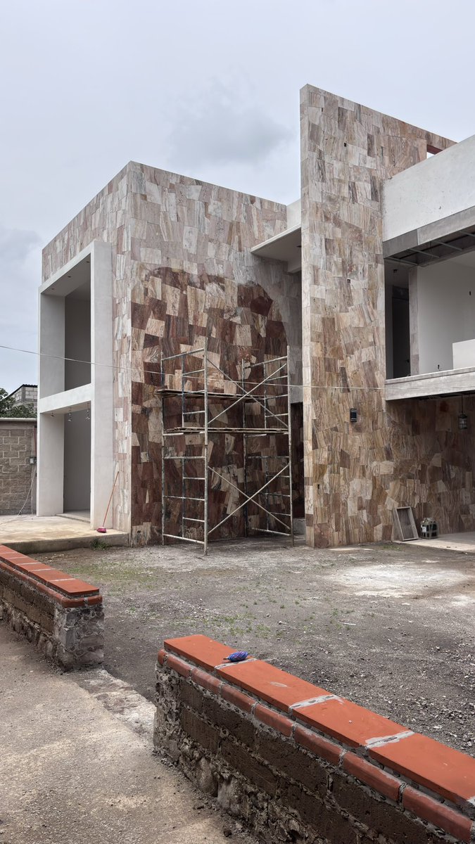 Azocar87's tweet photo. Casa Nogal / Acabado piedra Traventino 
#arquitectura #diseño #construccion https://t.co/ewXeedwX0R