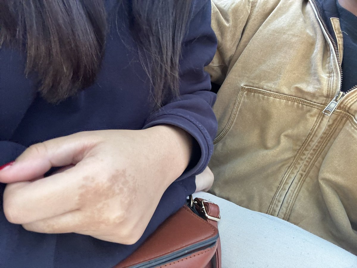 bofwk's tweet photo. @nicholasreich9 @matias847404 @rosenschwars Si me dan “bola”, tengo novia y cumplimos el año en septiembre, y mejor aún, somos de la misma edad. Eres un pedofilo frustrado. https://t.co/ndtqI5zsKX