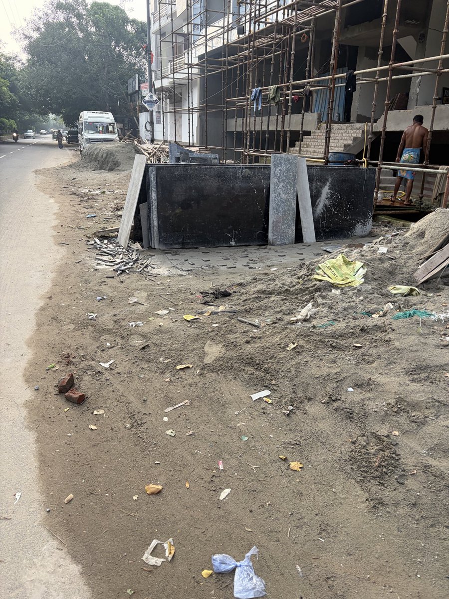 prateekjainmca's tweet photo. @EconomicTimes @NitinNabin sir with due respect we need basic amenities properly. Please visit Indirapuram Ghaziabad and see what we are getting. @AMRUTCityGzb @VikramadityaSM @myogiadityanath . We are living in hell. Newly made roads broken after few days. Kids walk on middle of d road. https://t.co/pwzVHdHi4S