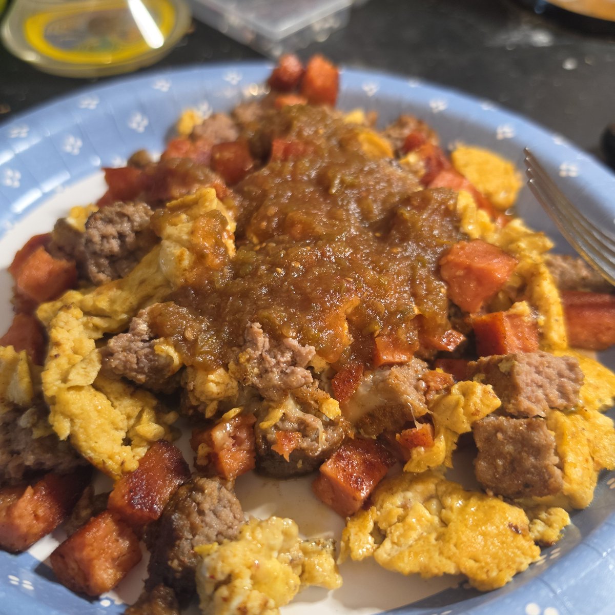 TheTrueDocLove's tweet photo. Today I say far too early farewell to something i love. Yes, the Pineapple Habanero Salsa and Record Heat Salsa from @AnciraSalsa #MIYO #MakeItYourOwn #HomeCooking #FancyAsFuck
Breakfast is a mess of Devil's Sorghum eggs, Chicken Banger Spam, and a leftover Busan BBQ cheeseburger. Topped with last of the Pineapple Habanero Salsa.
Nachos are chicken and rice from the other day topped with the end of Record Heat.
@FireHatchRubs @EnakFlavors @PhilipLee_ENAK @Half_A_Pond @StewsSauce