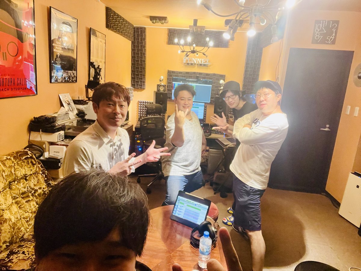 daiki380LP's tweet photo. Rapid Rail Star、ドラムレコーディング開始🙆
制作陣で乗り込み！

久しぶりのFUNNEL！！
多分7、8年ぶり！？
KAZZさんお久しぶりでした☺️ https://t.co/gtArPUc9a4