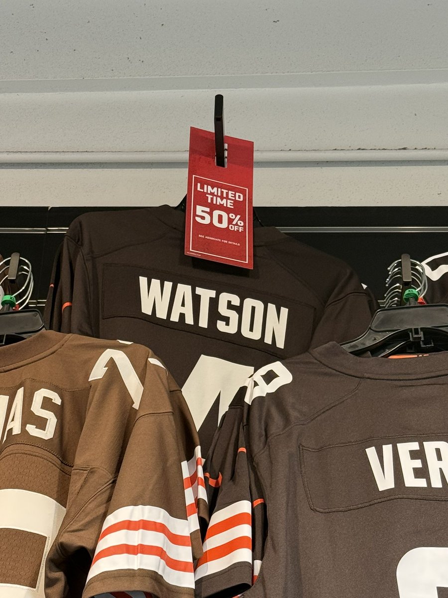 NoahOlsonCLE's tweet photo. Even Lids doesn’t respect Deshaun Watson #DawgPound https://t.co/4u43EV5IYP