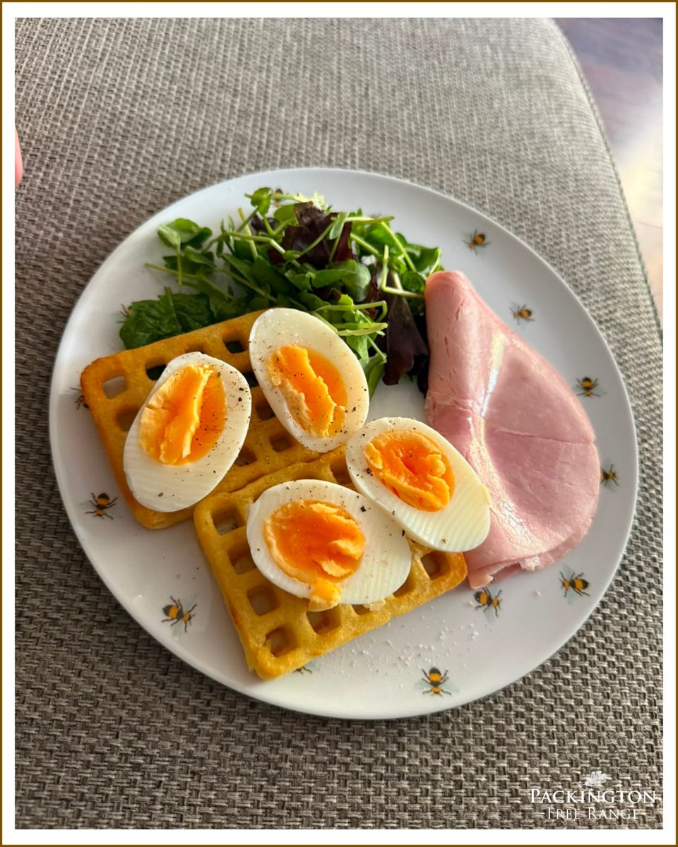 PackingtonFR's tweet photo. Nothing hits quite like a proper Packington boiled egg for dinner. 🥚
Golden yolk, proper flavour and naturally packed with goodness, including high-quality protein, vitamins and minerals.
Simple meals are often the best.
#FreeRangeEggs #BoiledEggs #BritishFarming #FarmToFork https://t.co/0ZB0JdxocO
